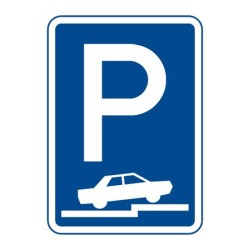 Dopravní značka IP11f - Parkoviště (částečné stání na chodníku kolmé nebo šikmé)