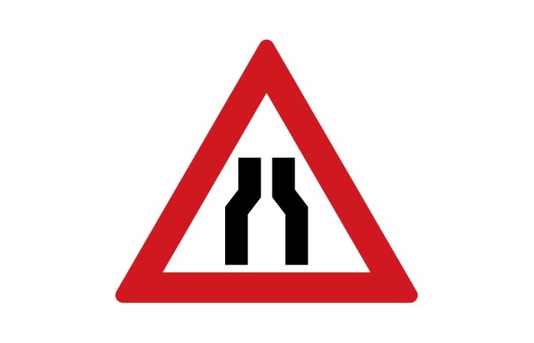 Dopravní značka A6a - Zúžená vozovka (z obou stran) Dopravní značka A6a - Zúžená vozovka (z obou stran)