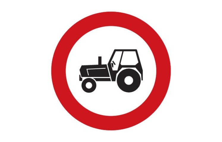Dopravní značka B6 - Zákaz vjezdu traktorů Dopravní značka B6 - Zákaz vjezdu traktorů