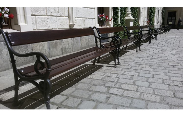 Lavička Schönbrunn