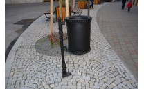 Litinový koš Masiv  na ozdobném sloupku